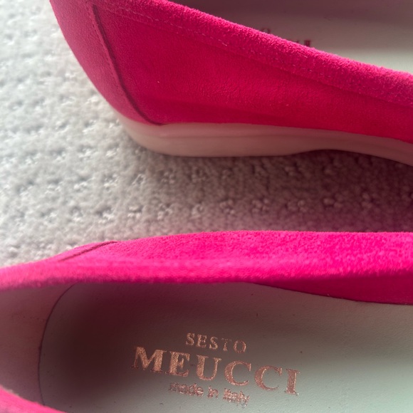 Sesto Meucci Vibrant Pink Suede Loafers in size 9. NWT - Picture 2 of 5